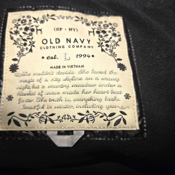 WATER RESISTANT, SHINY, PUFFER, BLACK OLD NAVY VEST - Picture 14 of 14